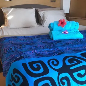 Bateau-hôtel Catamaran Apetahi, Uturoa